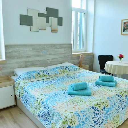 En-Suite Rose On Rokova Street - 5 Min Walk To The Old Town Of Split Exterior photo