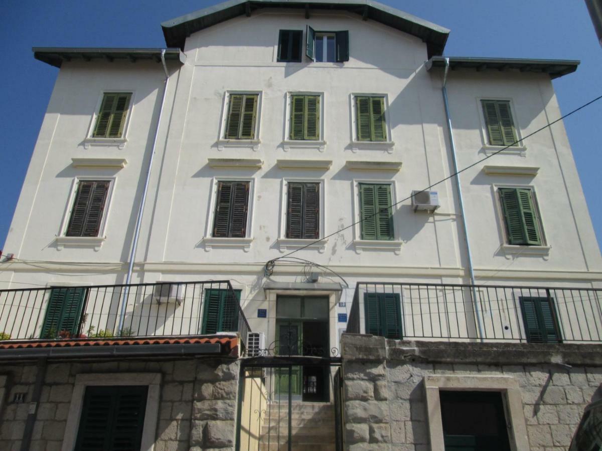 En-Suite Rose On Rokova Street - 5 Min Walk To The Old Town Of Split Exterior photo
